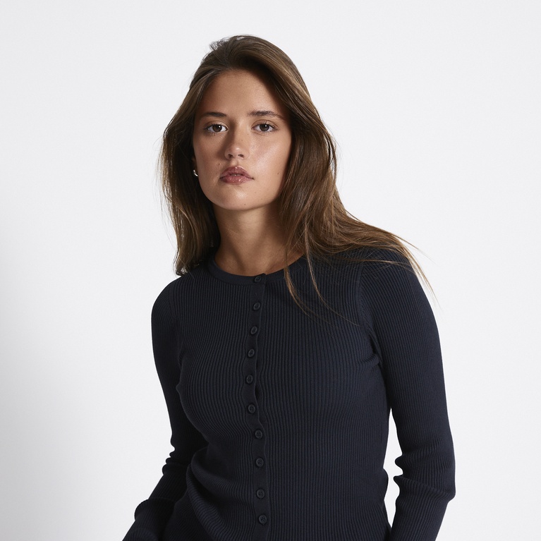 Ribbestrikket genser "Violet"